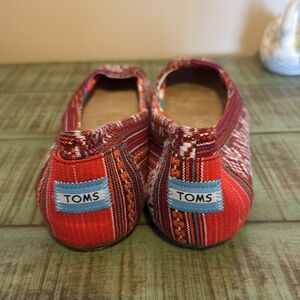 TOMS 11W, one for one red stripe ballet flats NEW
